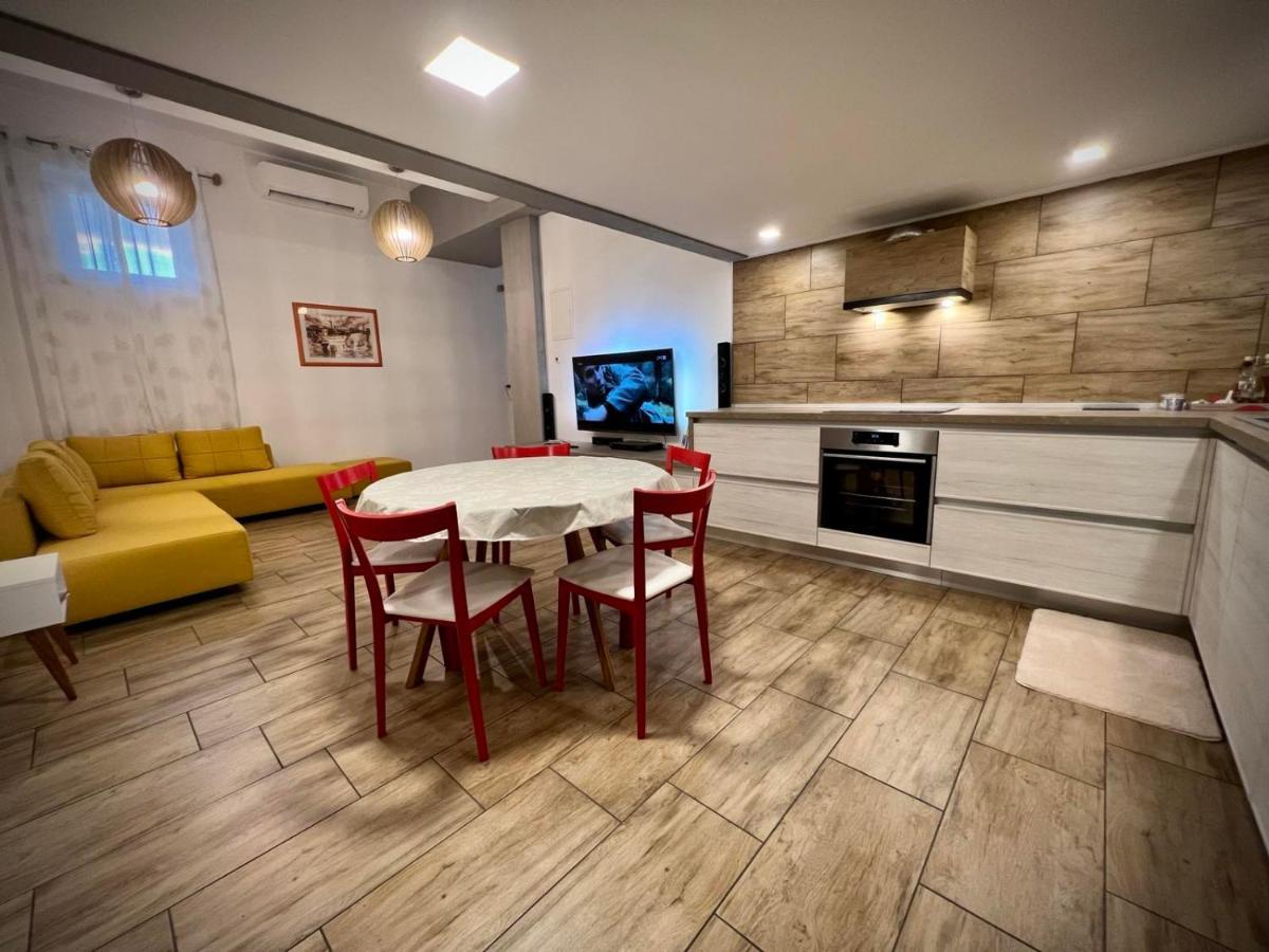 Apartman Cvjetni Njivice Εξωτερικό φωτογραφία
